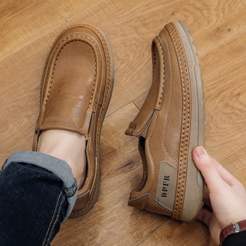 🎉 Danes -50 %! 👞 Moški usnjeni čevlji za uporabo vsak dan 🐂 Izdelani iz kakovostnega avstralskega govejega usnja ✅ Zračni in lahki 🦶 Podpora loku stopala in učinkovito blaženje udarcev ✅ Primerni za celodnevno hojo brez nelagodja